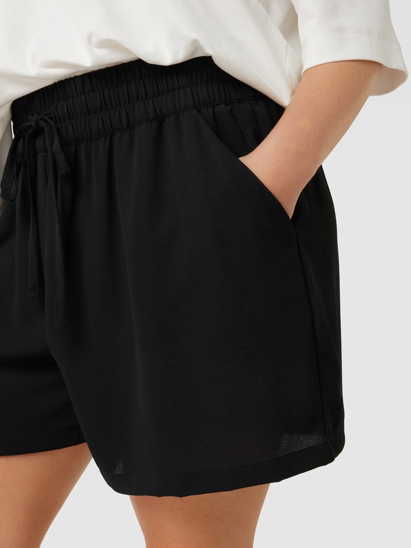 PLUS SIZE Shorts mit elastischem Bund in schwarz