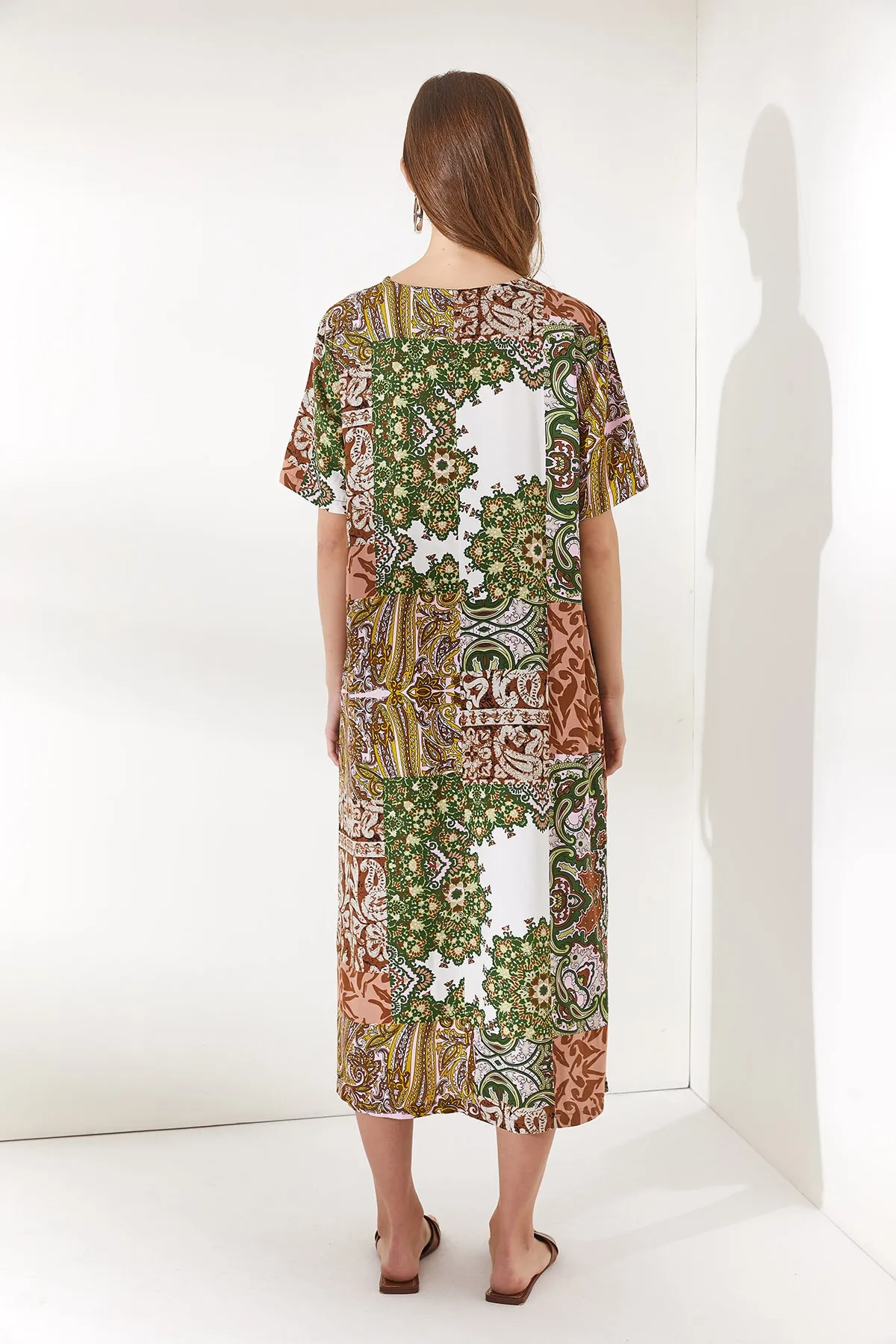 Olalook  Damen-Patch-Mehrfarbiges, seitlich geschlitztes Oversize-Baumwollkleid ELB-19001880