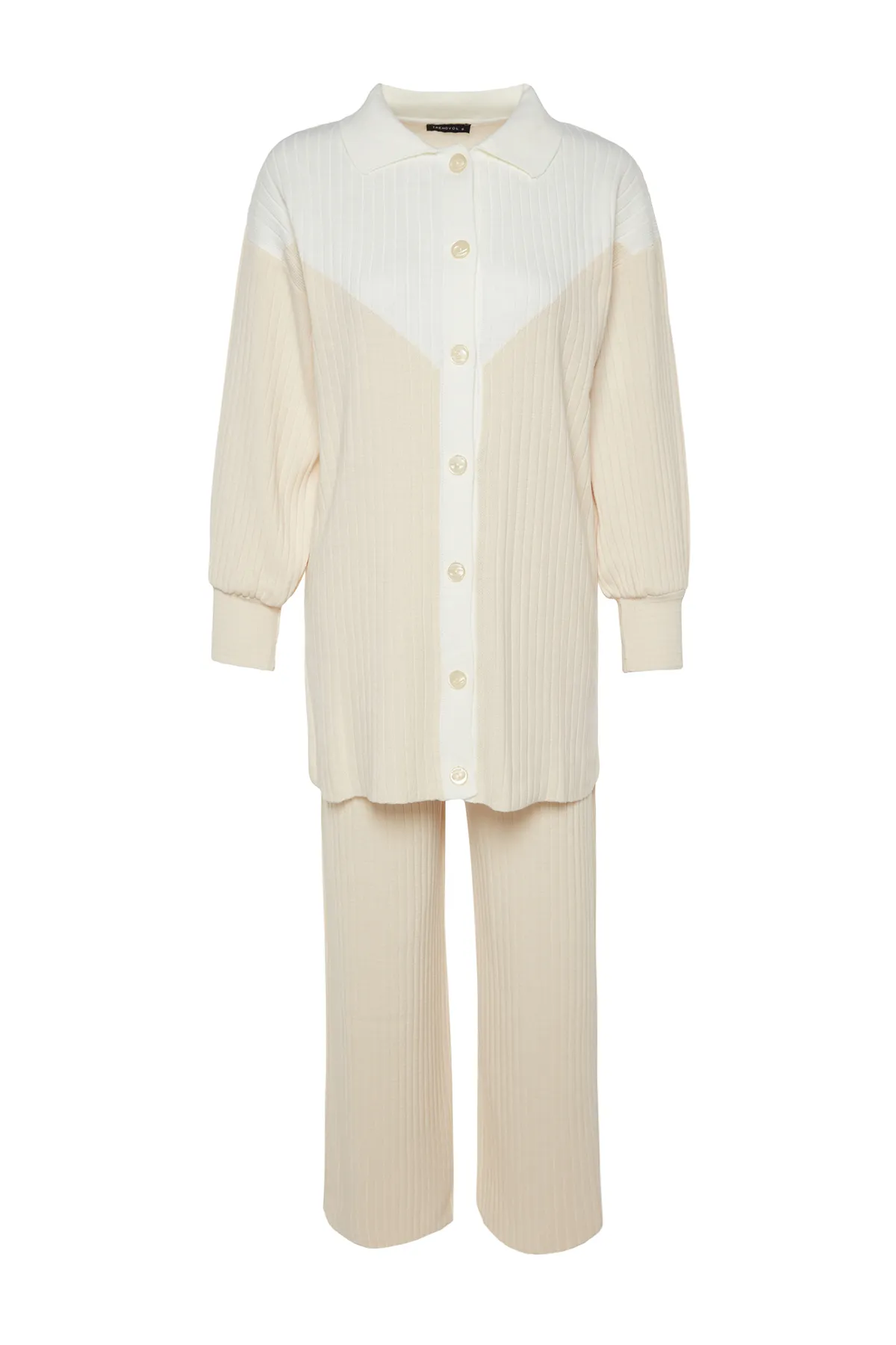 Trendyol Modest  Hellbeige Farbblock-Set aus gerippter Strickjacke und Hose, Strickoberteil und -unterteil TCTAW24US00090