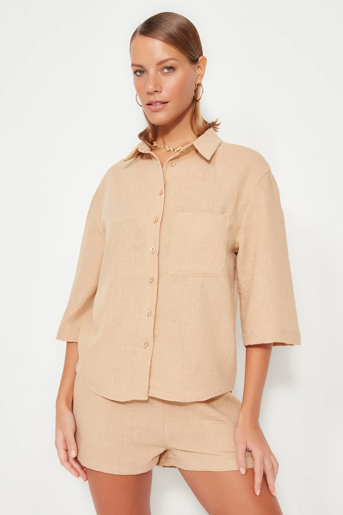 Trendyol Collection  Kamelfarbenes gewebtes Hemd-Shorts-Set TBESS23AU00050