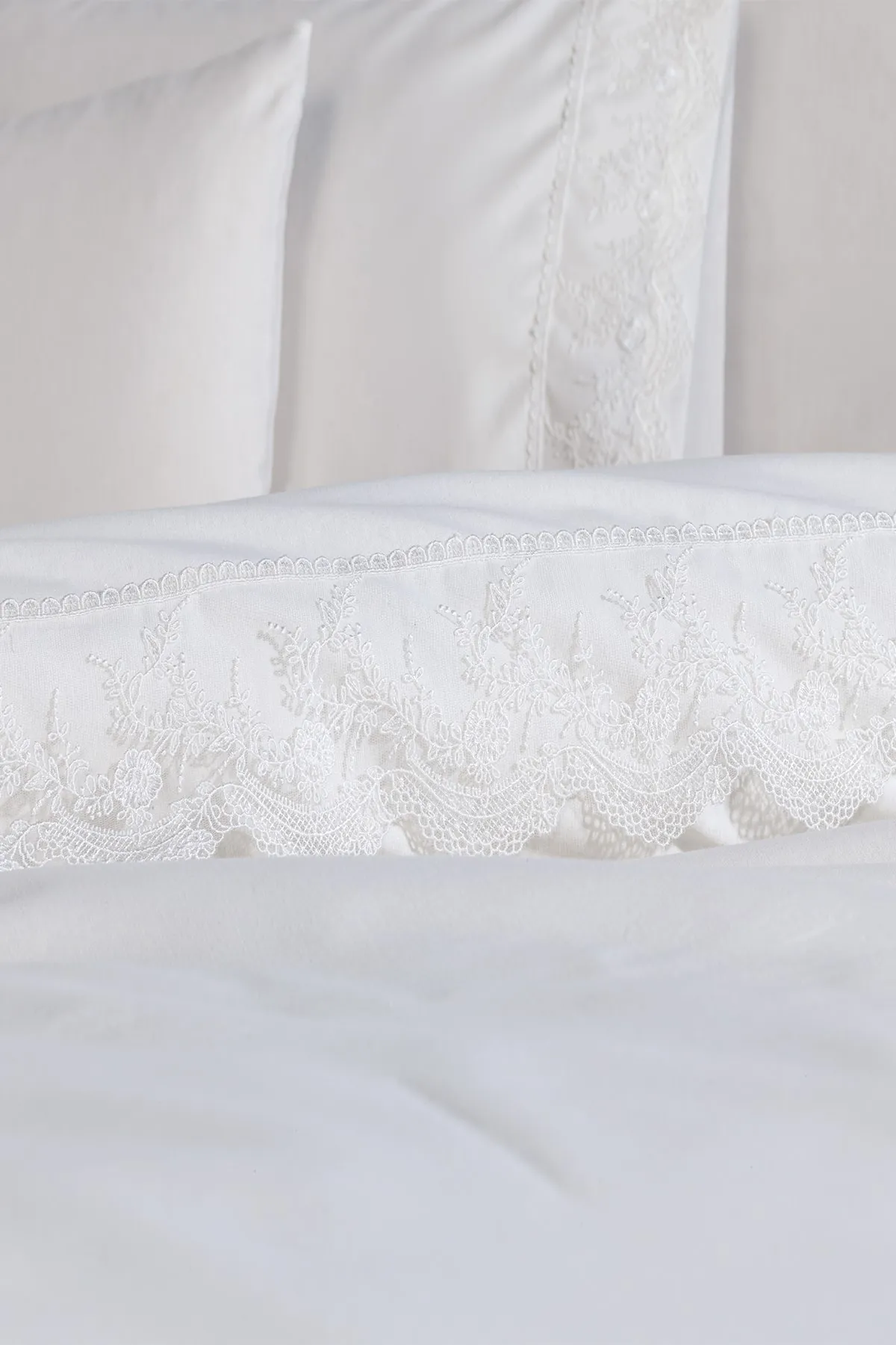 Çeyiz Diyarı  Bettwäsche-Set „Elani Dowry“ mit französischer Spitze, Creme