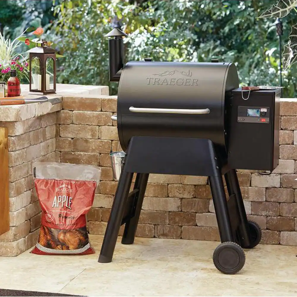 Pro 575 Wifi Pellet Grill and Smoker in Black