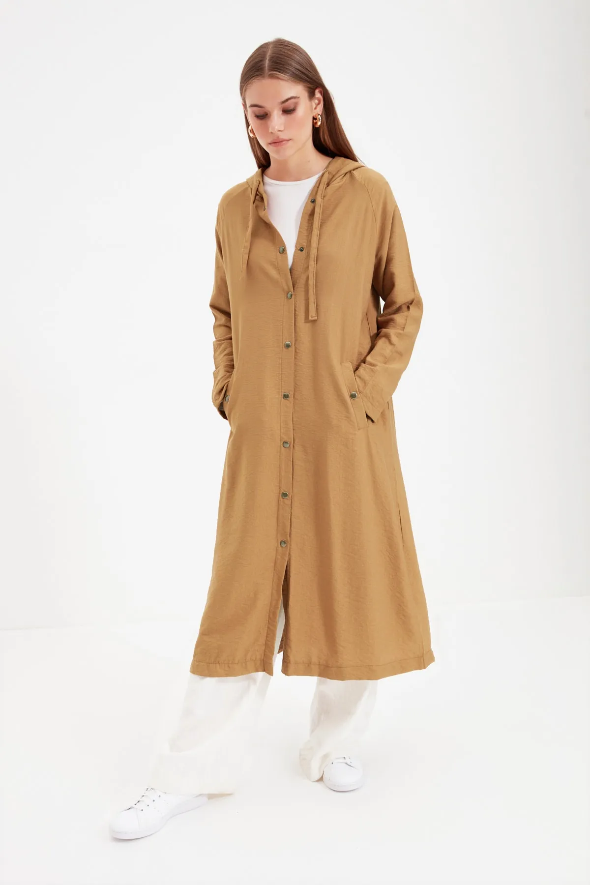 Trendyol Modest  Gewebte Kappe mit offenem Kachel-Druckknopf und Kapuze & Ferace TCTSS21KF0002