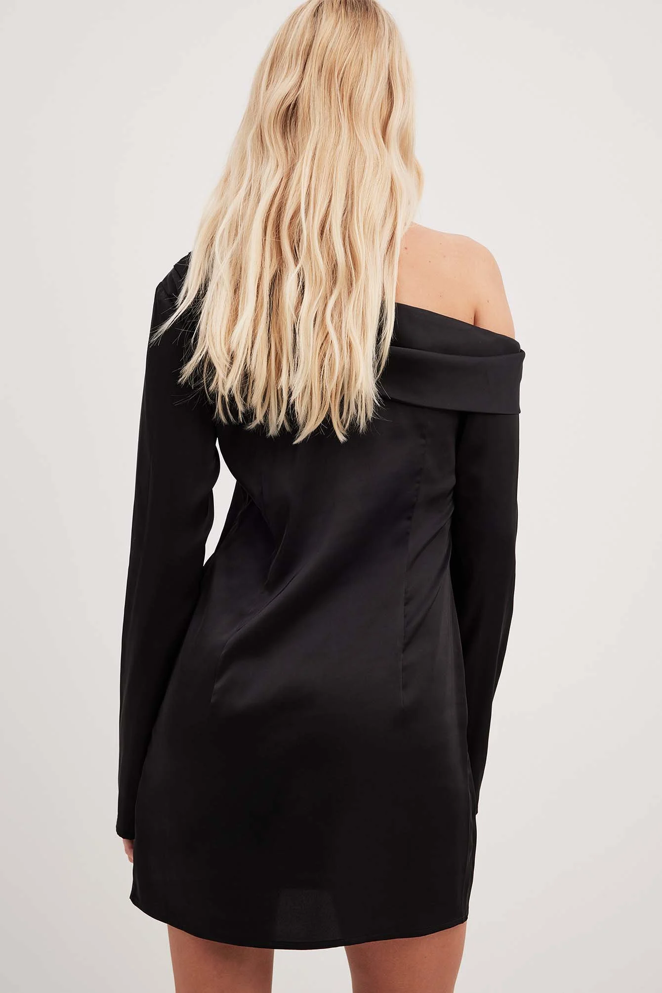 Einseitig schulterfreies Minikleid