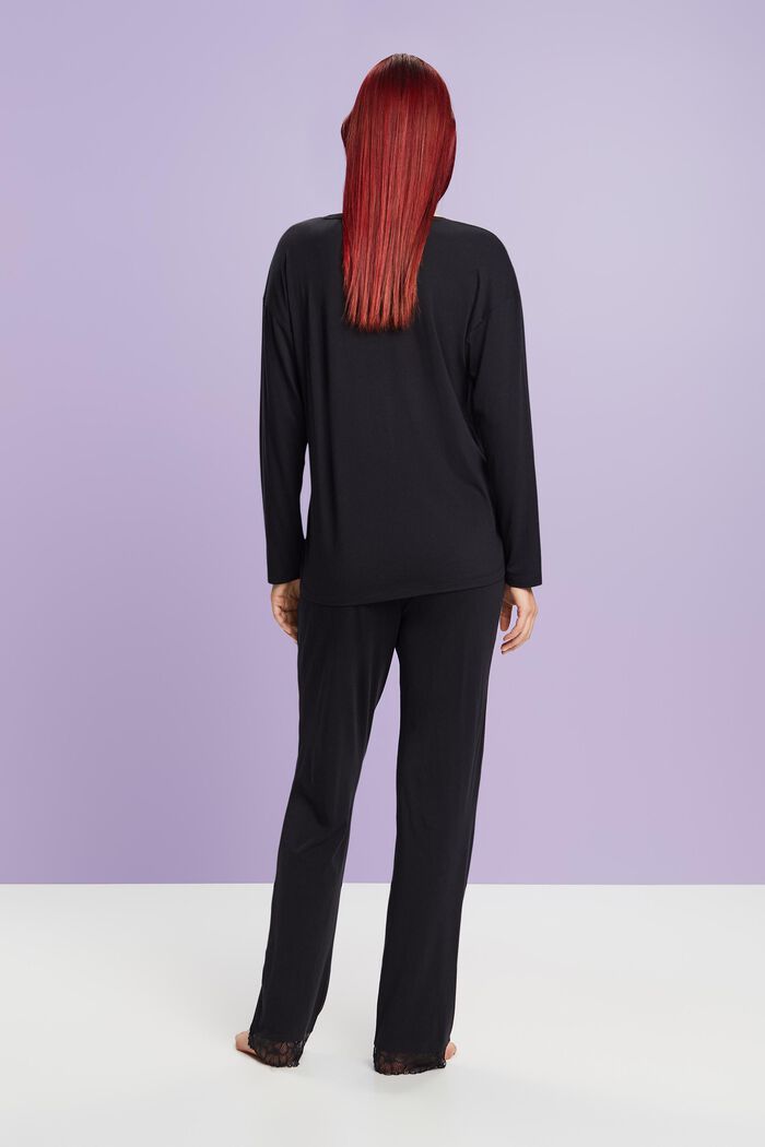 Pyjama mit Spitzendetails