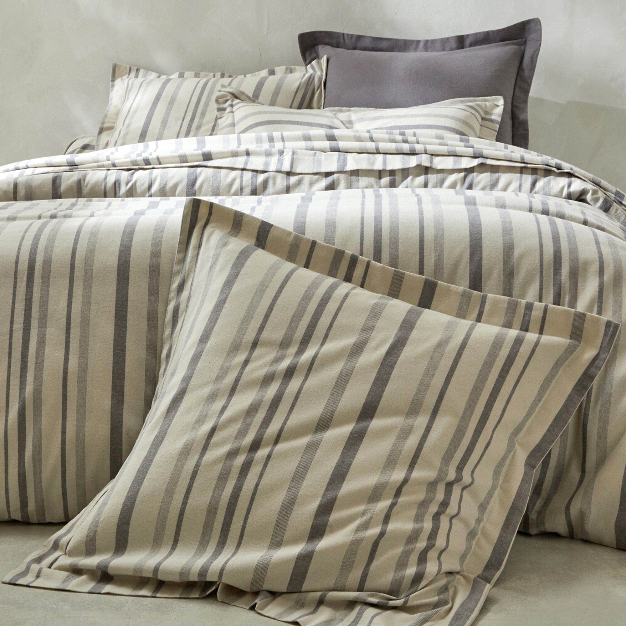 Linge de lit en flanelle rayée tissé-teint