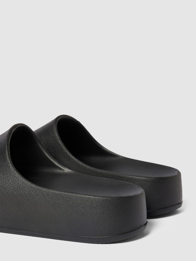 Slides mit breitem Riemen Modell 'ASTRO' in schwarz