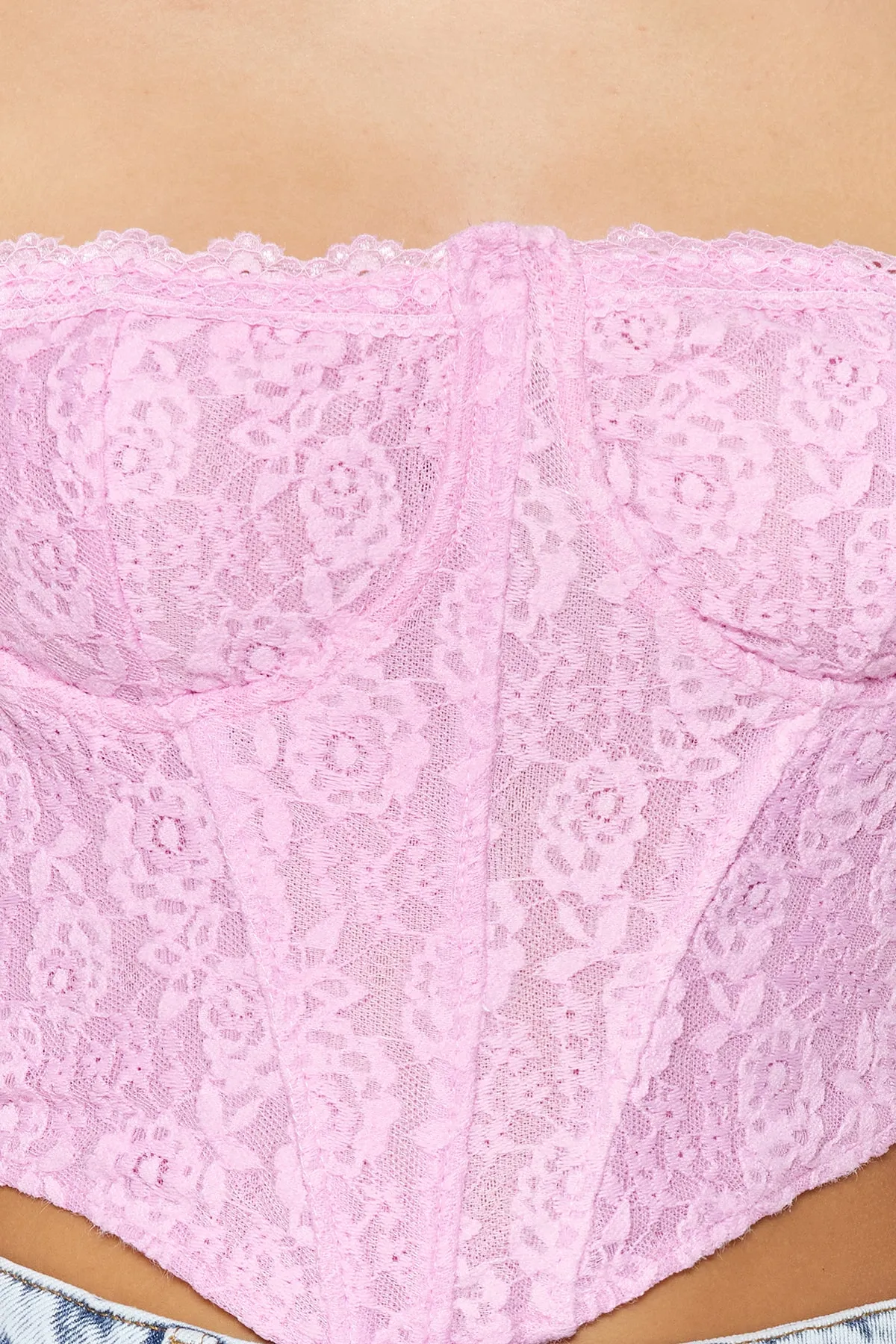 Trendyol Collection  Rosafarbenes, bauchfreies, gefüttertes Korsett mit detailliertem Spitzen-Bustier TPRAW23BS00062