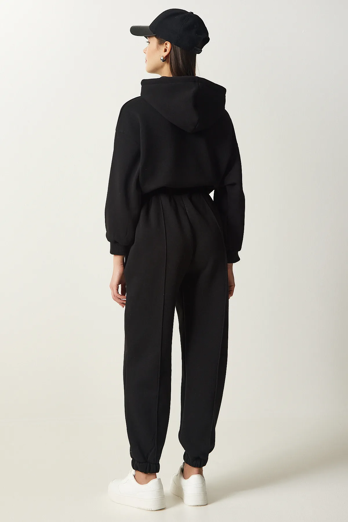 Happiness İstanbul  Schwarzes Damen-Trainingsanzug-Set mit Schal und Kapuze, gestrickt, DD01279