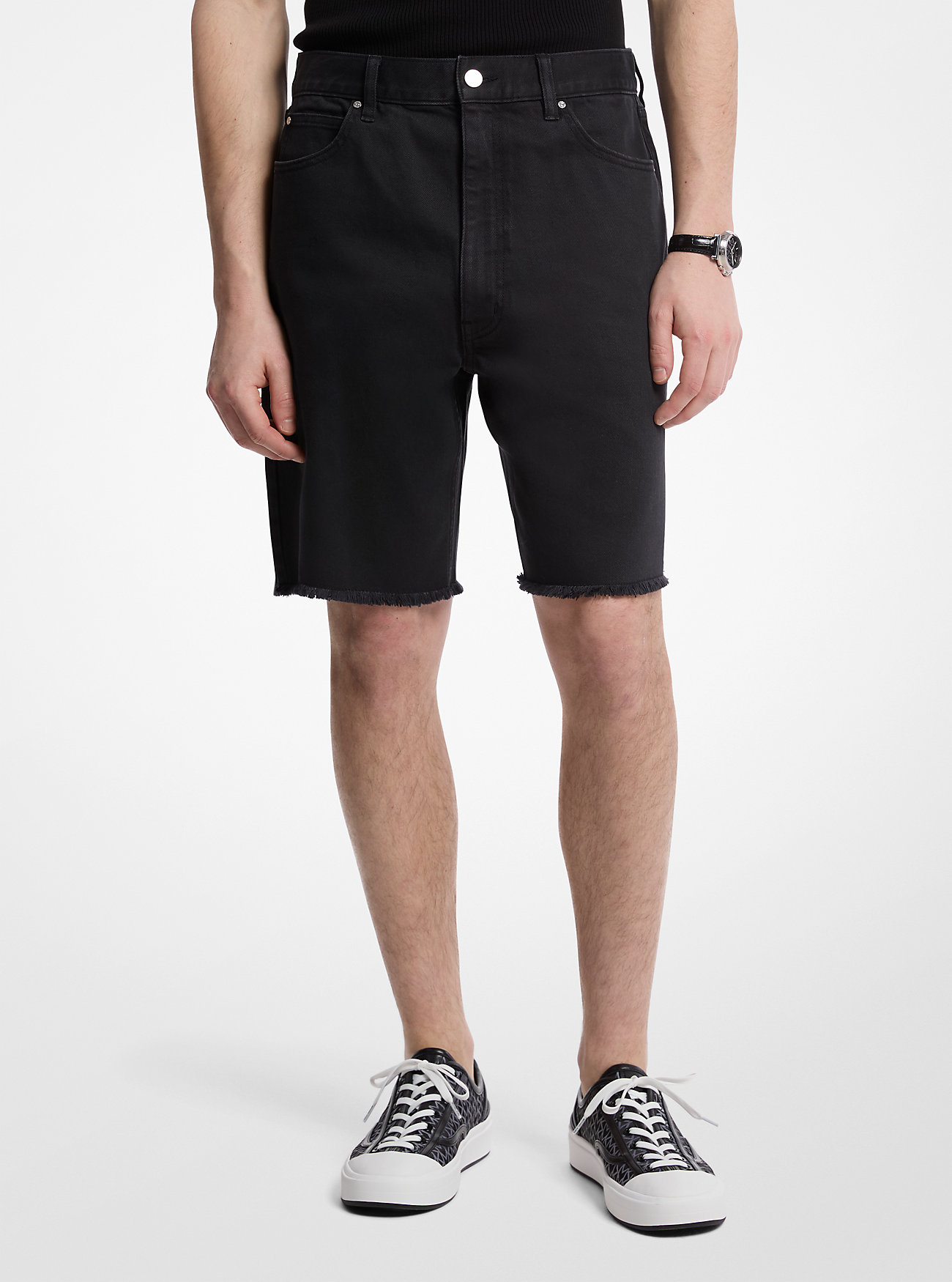 Frynsete denimshorts - SVART