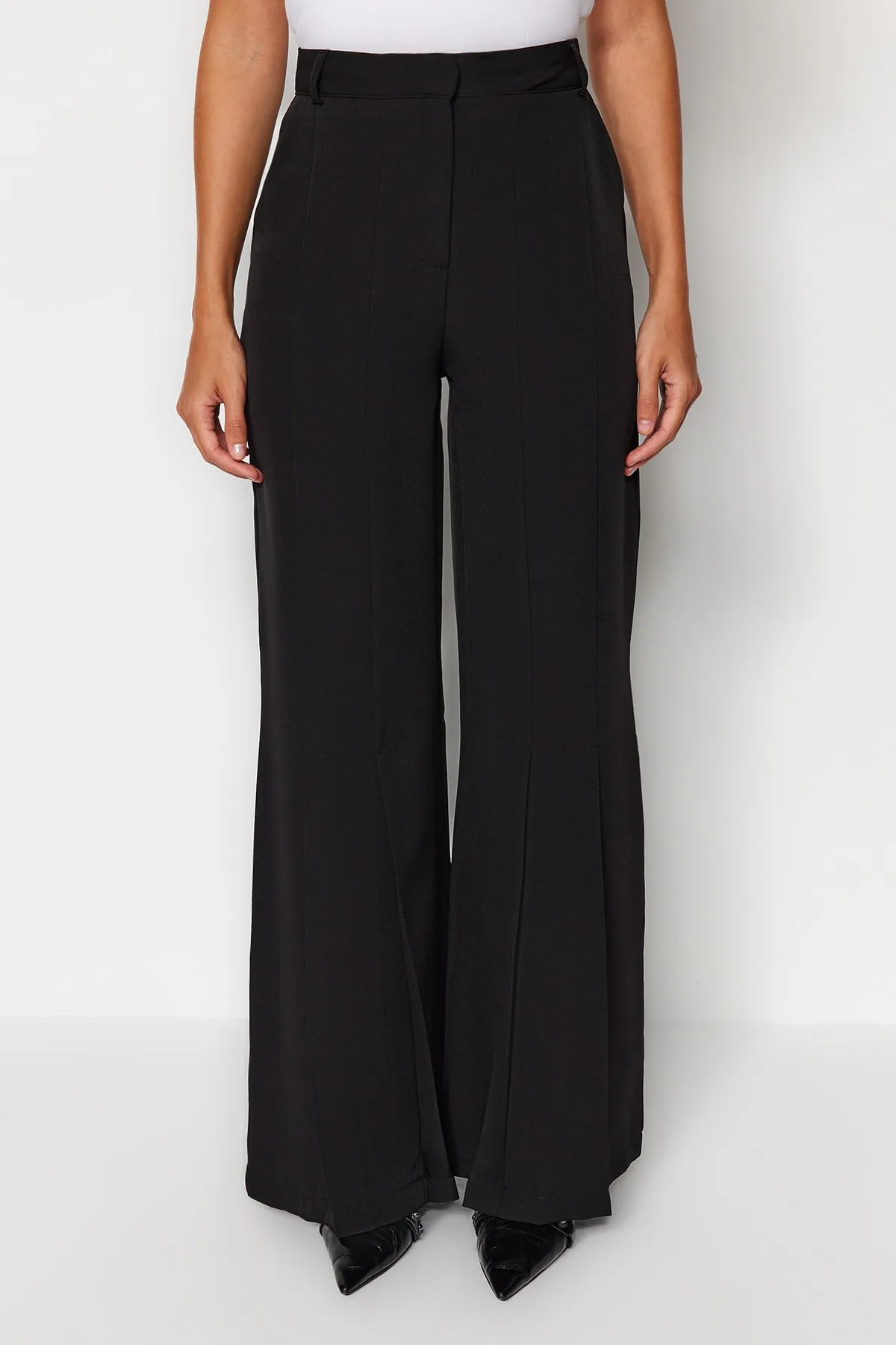 Trendyol Collection  Schwarze Palazzo-Hose mit extra weitem Bein, gewebte Hose mit weitem Bein TWOAW24PL00093