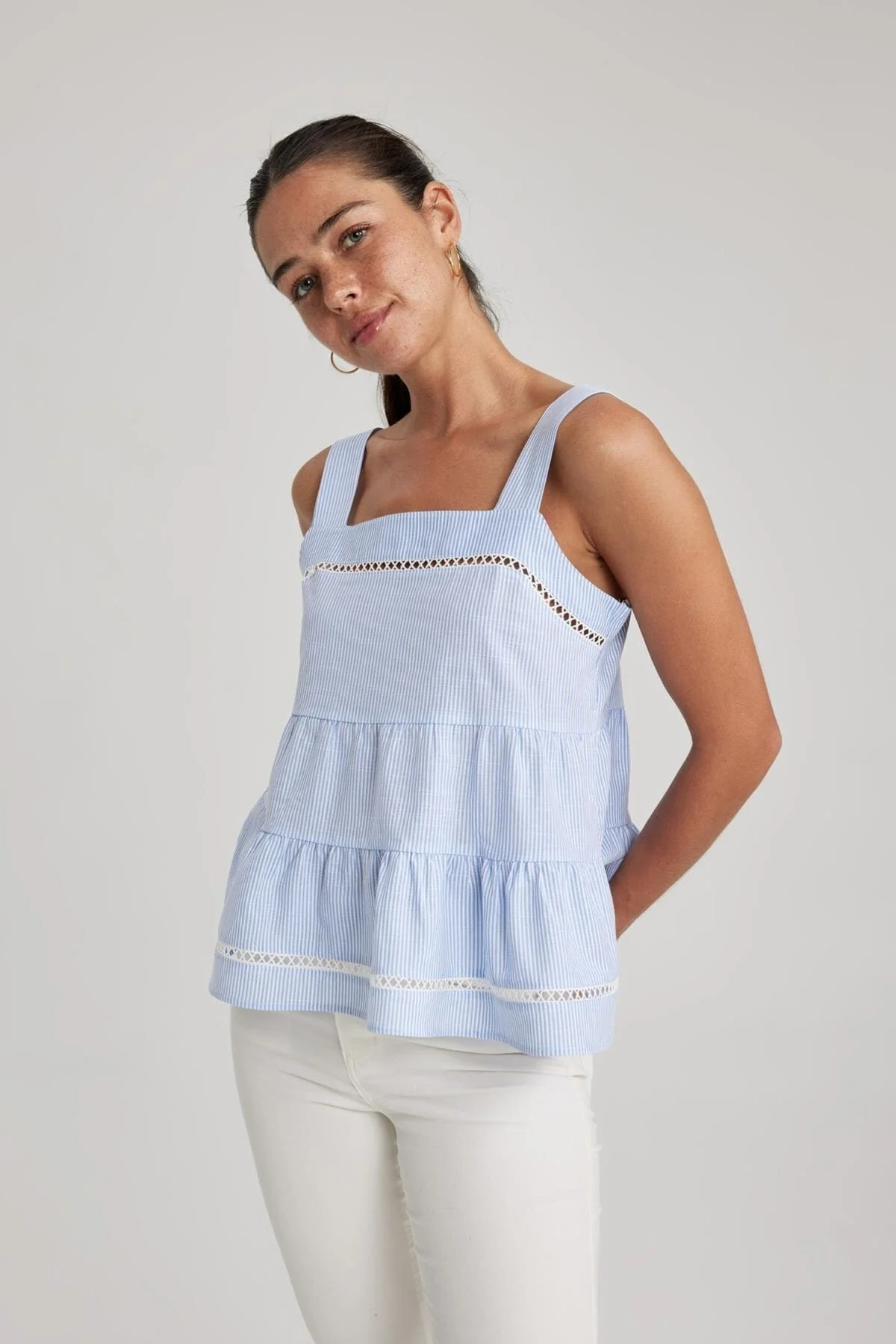 DeFacto  Bluse mit Riemchenkragen und quadratischem Kragen, 100 % Baumwolle, A9414ax23hs