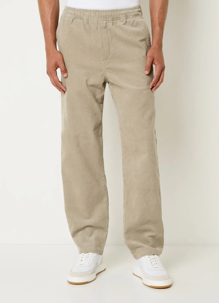Pantaloni chino din catifea reiată Jabari, croială dreaptă, cu talie reglabilă cu șnur.