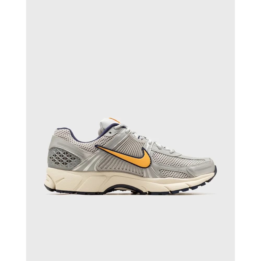 Nike Zoom Vomero 5 FJ4151-001 / grau