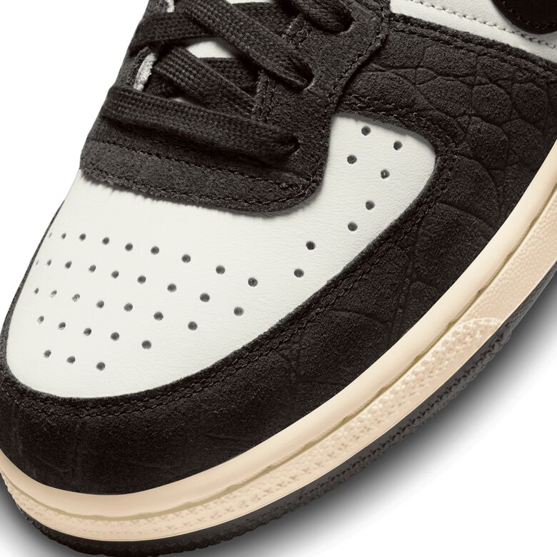 NIKE Wmns Terminator Low 
