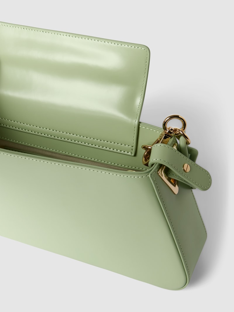 Shoulder Bag mit Label-Detail Modell 'Rio' in mint