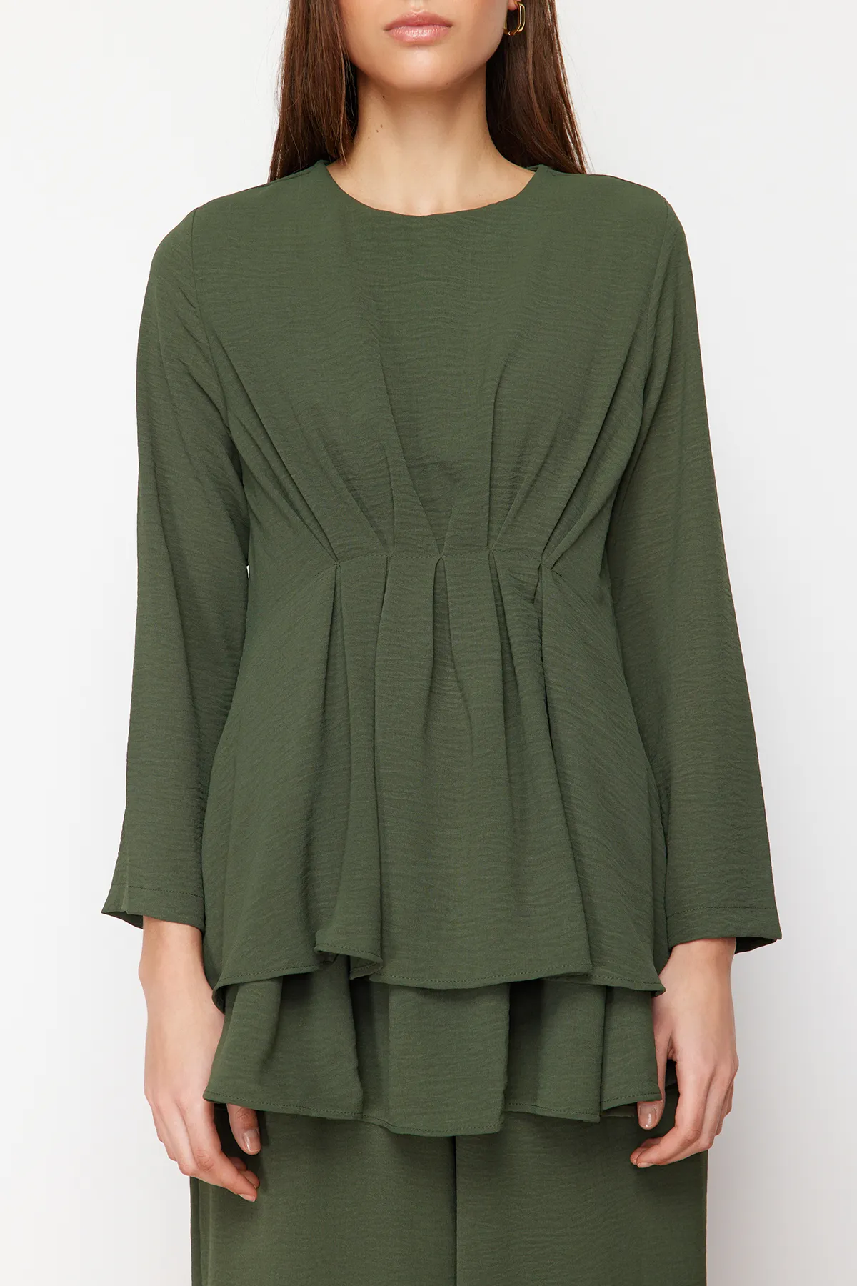 Trendyol Modest  Khakifarbenes Aerobin-Tunika-Set mit Kordelzug und Hose aus gewebtem Unterteil und Oberteil TCTSS24US00009
