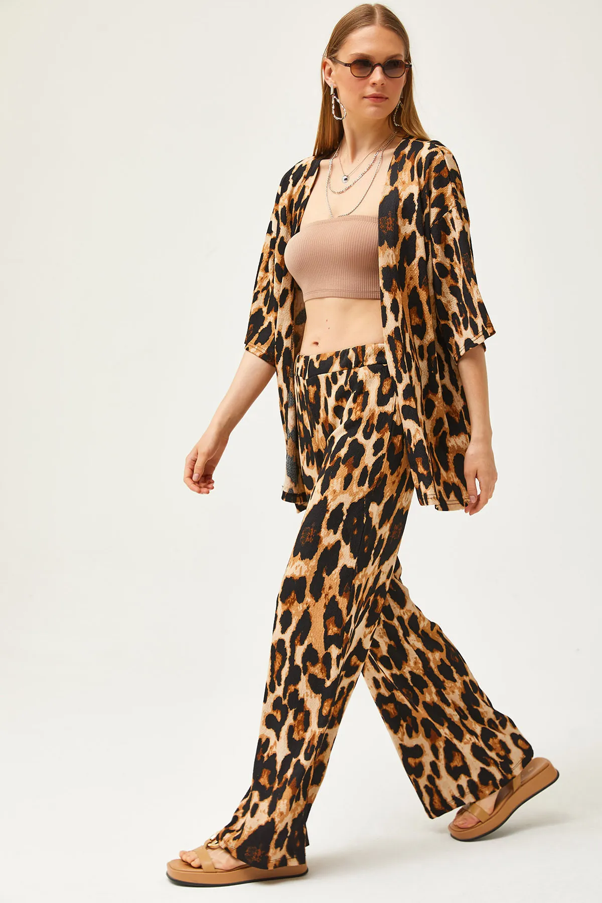 Olalook  Damen Leopard Beige Top Kimono Bottom Hose gemusterter Anzug TKM-19000279