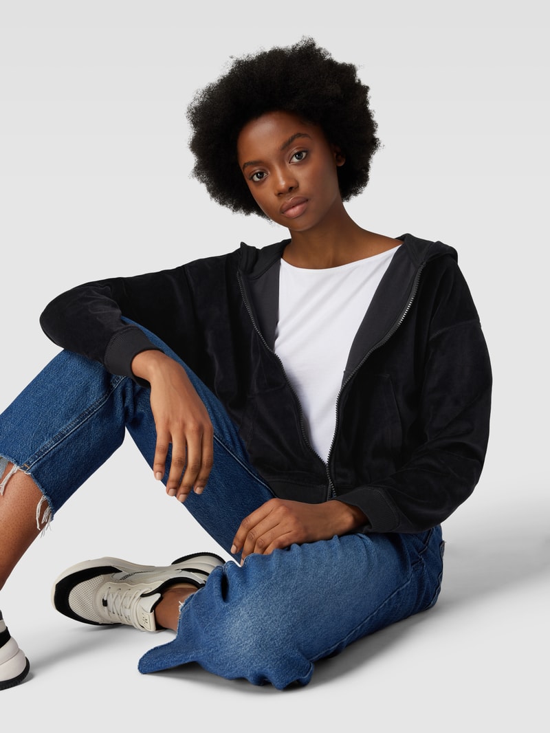 Sweatjacke mit überschnittenen Schultern und Eingrifftaschen in schwarz