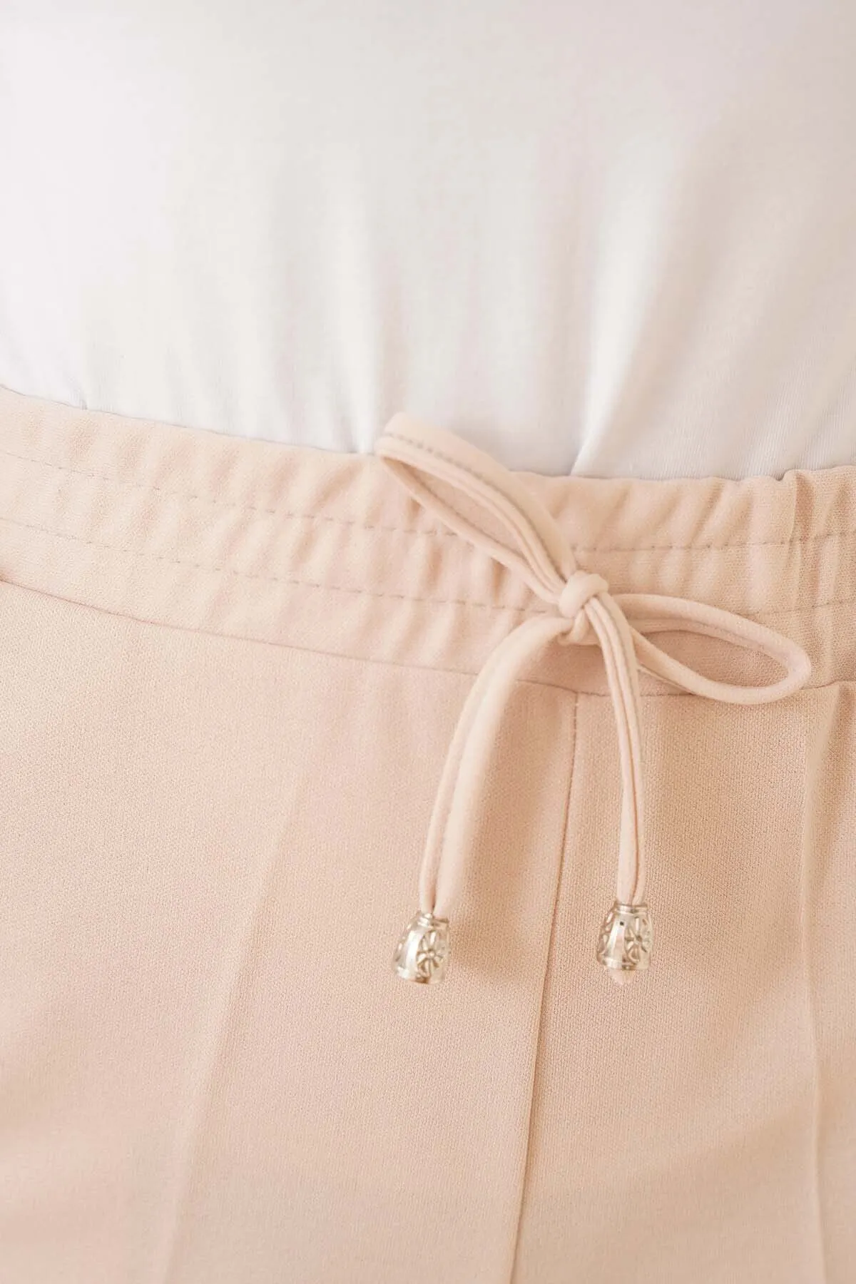 benguen  6624 Knöchelhose mit elastischem Bund und Seildetails, Beige