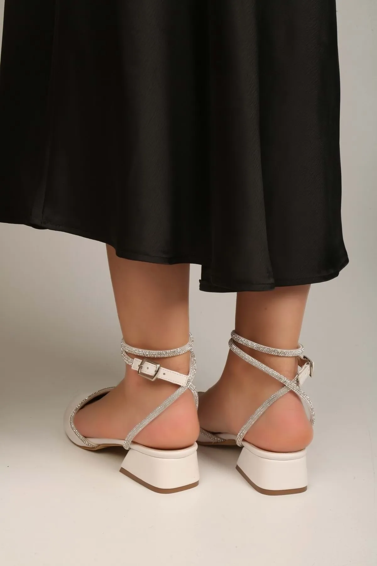 Shoeberry  Damen-Schuhe mit Absatz „Yune White Skin Stone“.