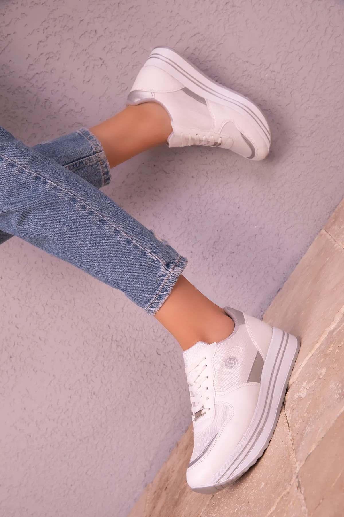 SOHO  Weiße Keil-Sneakers für Damen 18361