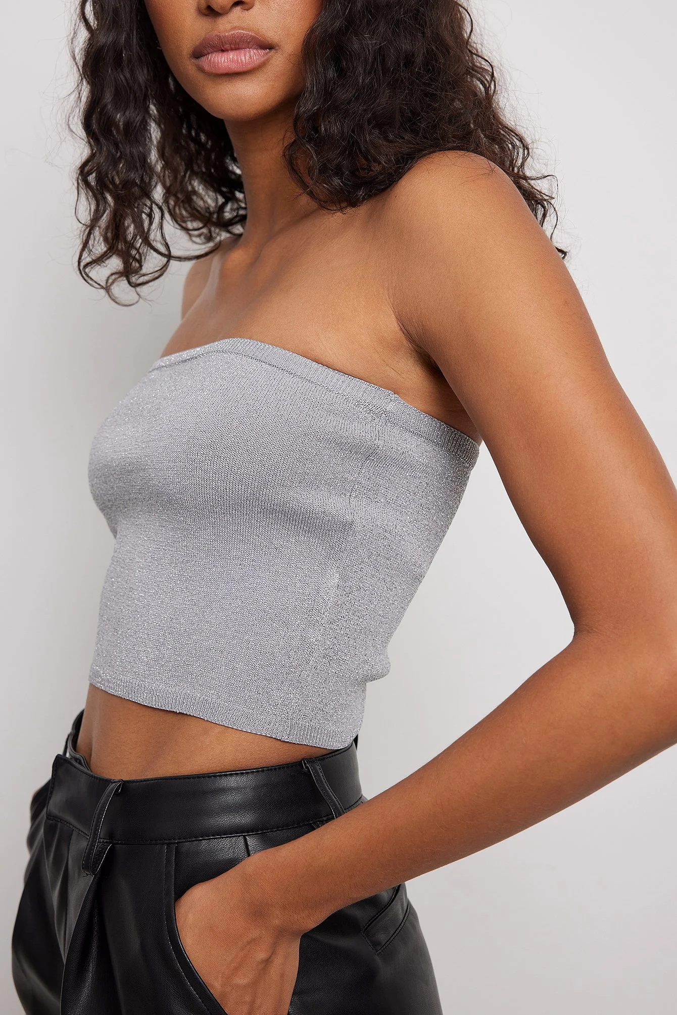 Bandeau-Oberteil aus Glitzerstrick