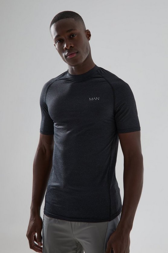 Man Active Muscle-Fit T-Shirt