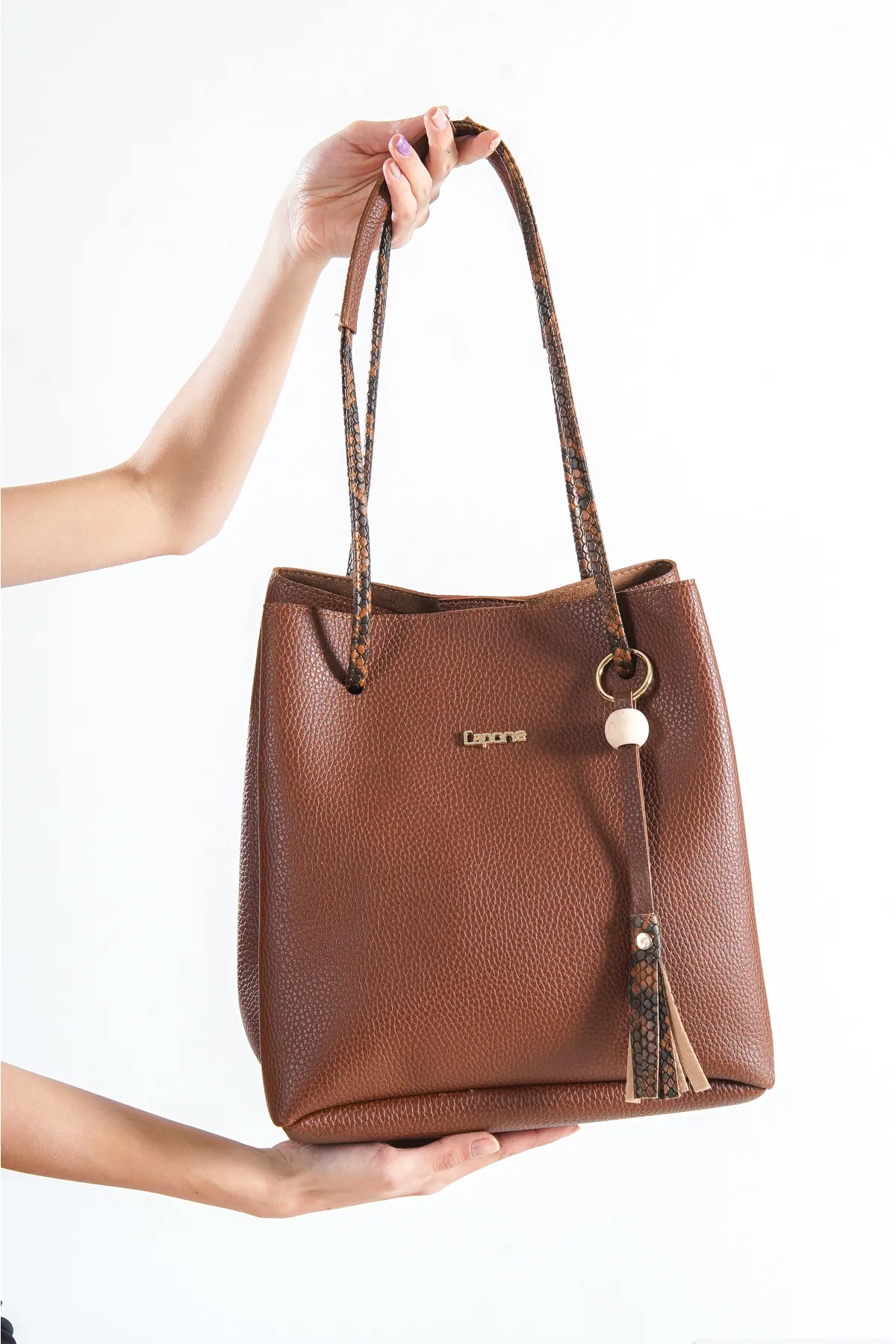 Capone Outfitters  Capone Merida Tan Damen-Umhängetasche