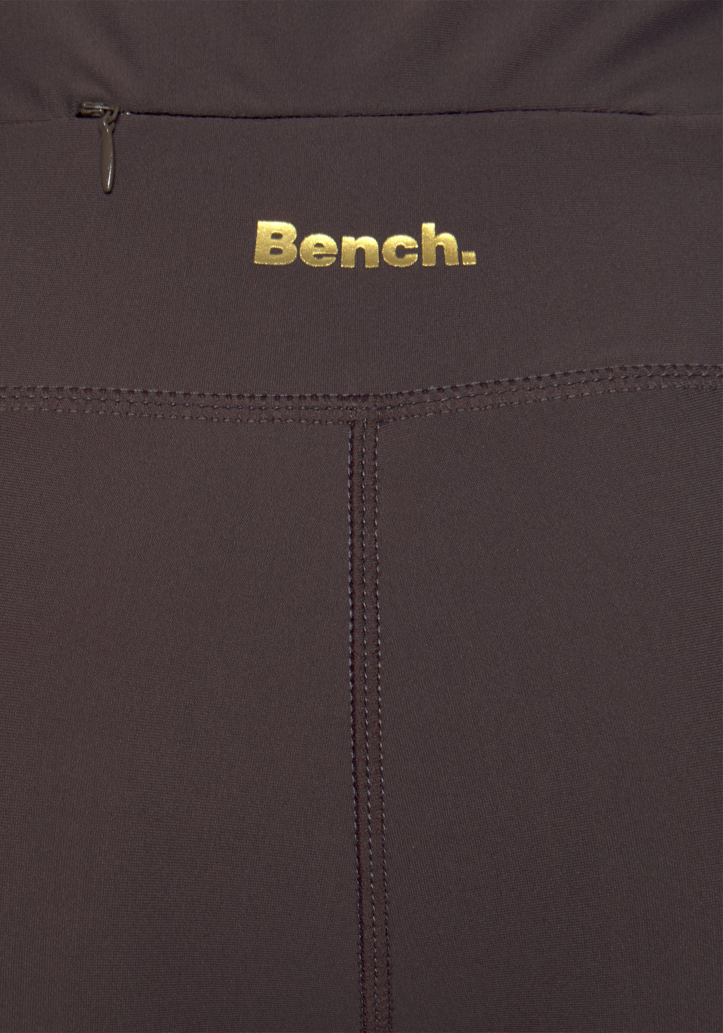 Bench. Caprileggings mit Leomuster und Mesheinsatz