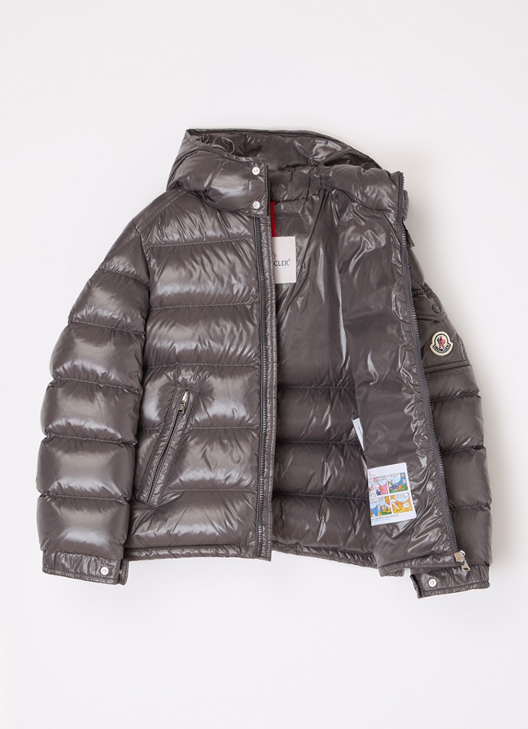 Jachetă matlasată Moncler Maya, umplută cu puf, cu glugă detașabilă.