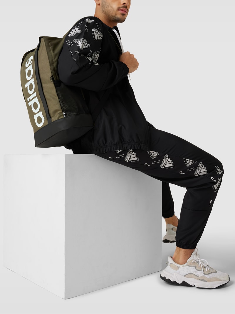 Rucksack mit Label-Print in olivgrün