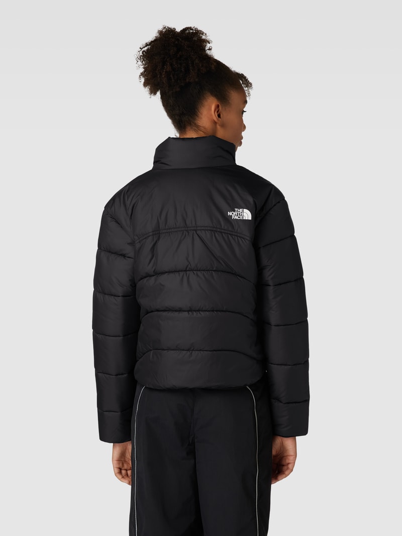 Steppjacke mit Label-Print und seitlichen Reißverschlusstaschen in schwarz