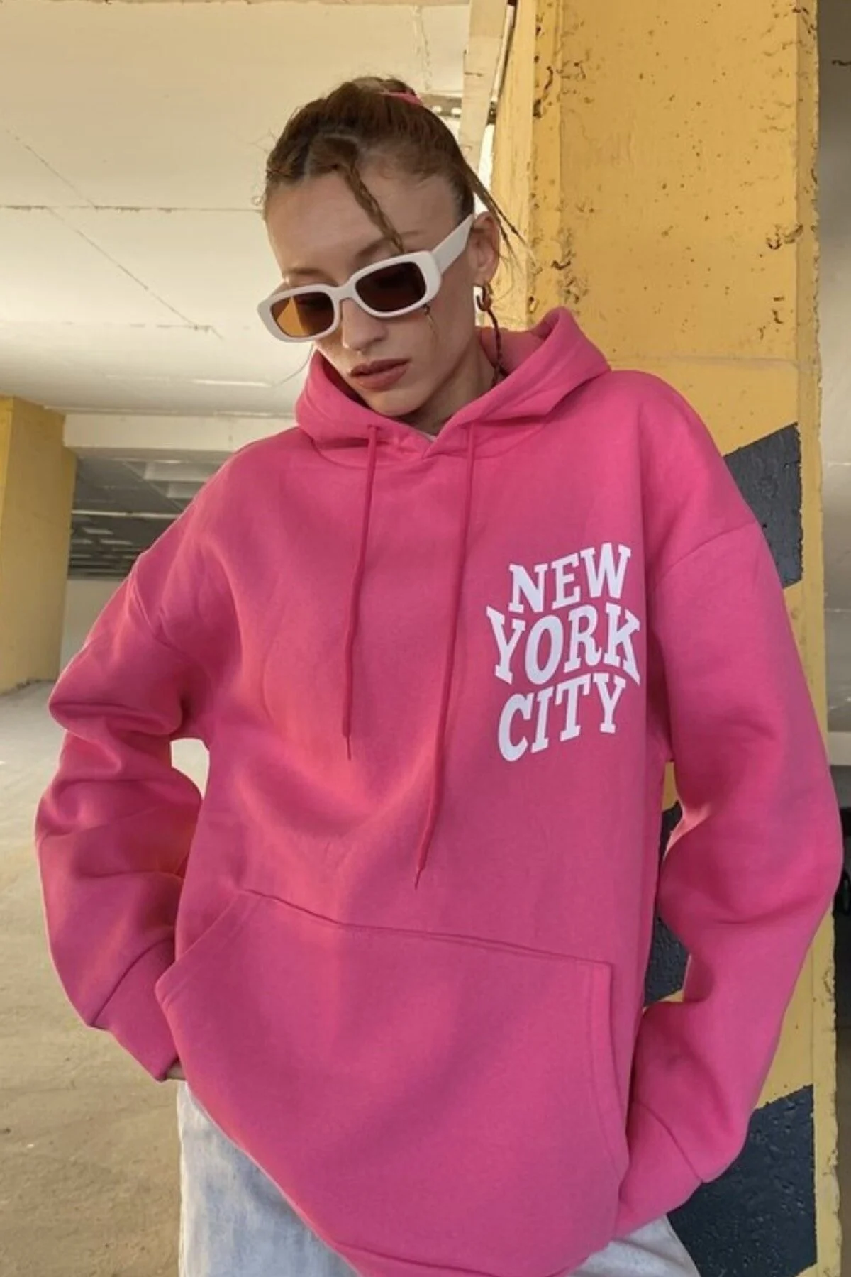 MODAGEN  Rosafarbenes New York City-Kapuzen-Sweatshirt mit Aufdruck für Damen