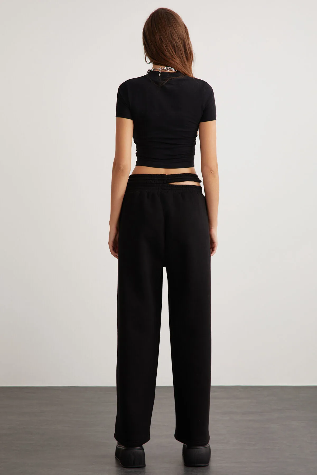 GRIMELANGE  Schwarze Damen-Jogginghose von Bruıxa mit Polarfleece und weichem Taillendetail