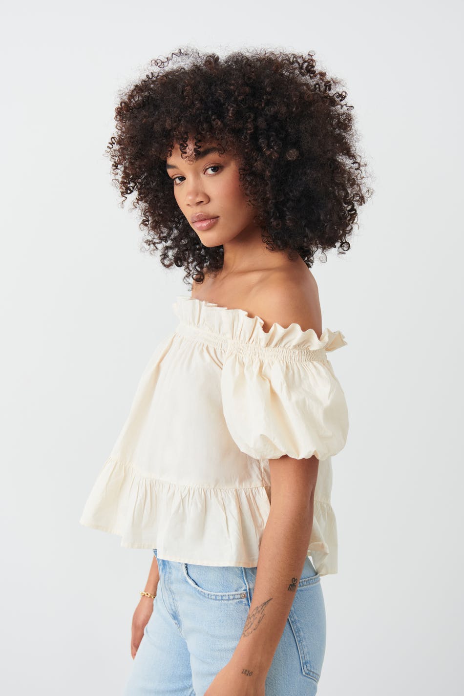 Offshoulder blouse