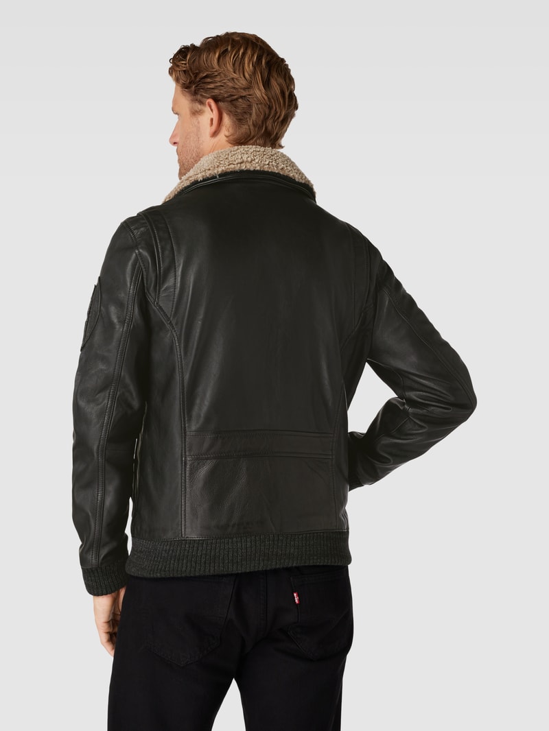 Jacke mit Label-Patch in schwarz