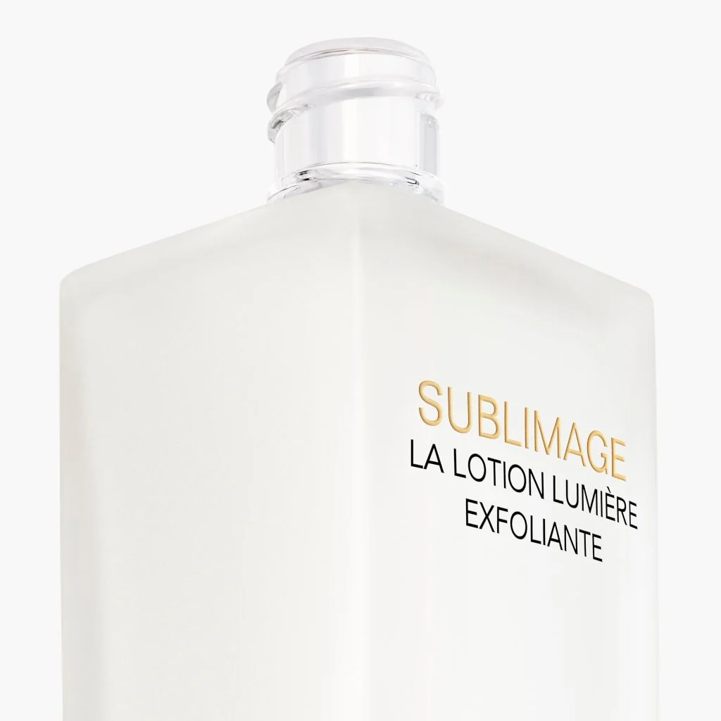 SUBLIMAGE LA LOTION LUMIÈRE EXFOLIANTE - LOCIÓN SUPREMA: EXFOLIA E ILUMINA