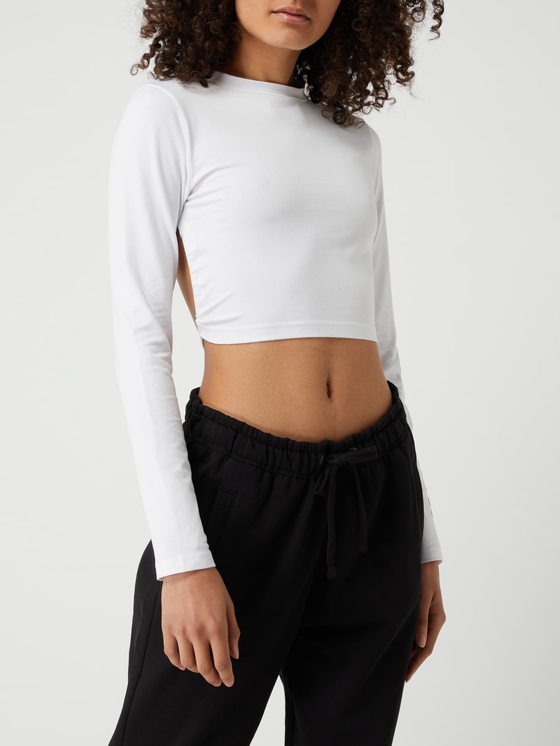 Cropped Longsleeve mit Logo in weiß