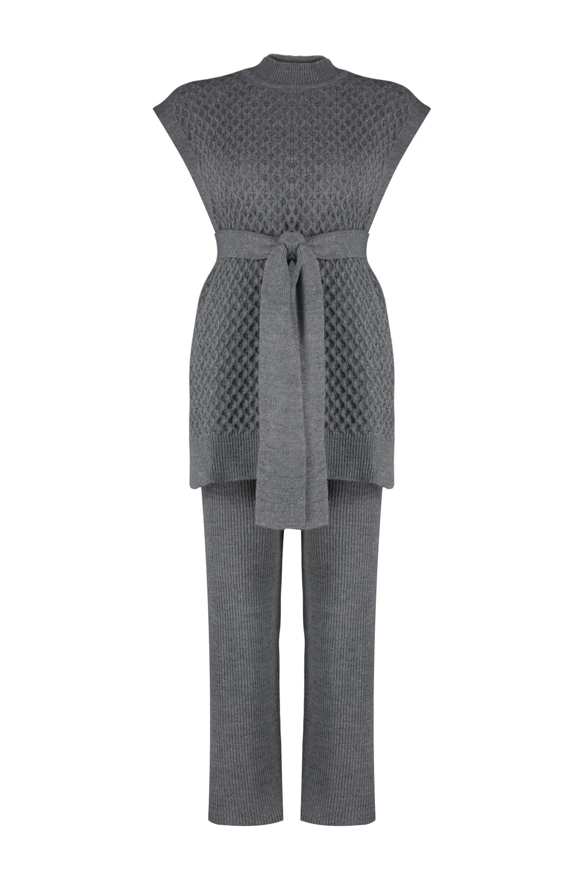 Trendyol Modest  Anthrazitfarbenes Strickpullover-Hosen-Set aus Oberteil und Unterteil mit Messinggürtel TCTAW24US00045
