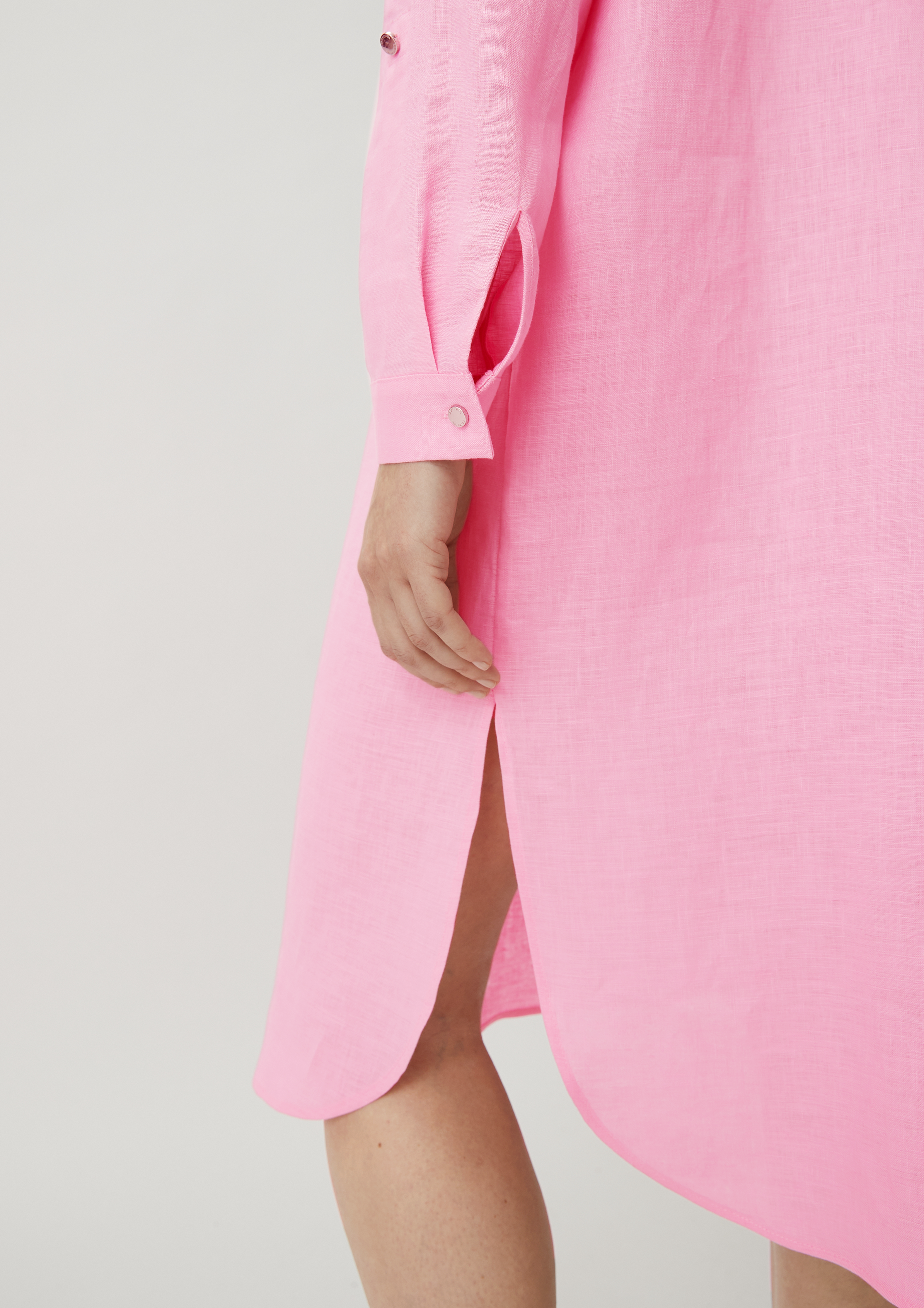 Midi-Kleid aus Leinen - pink
