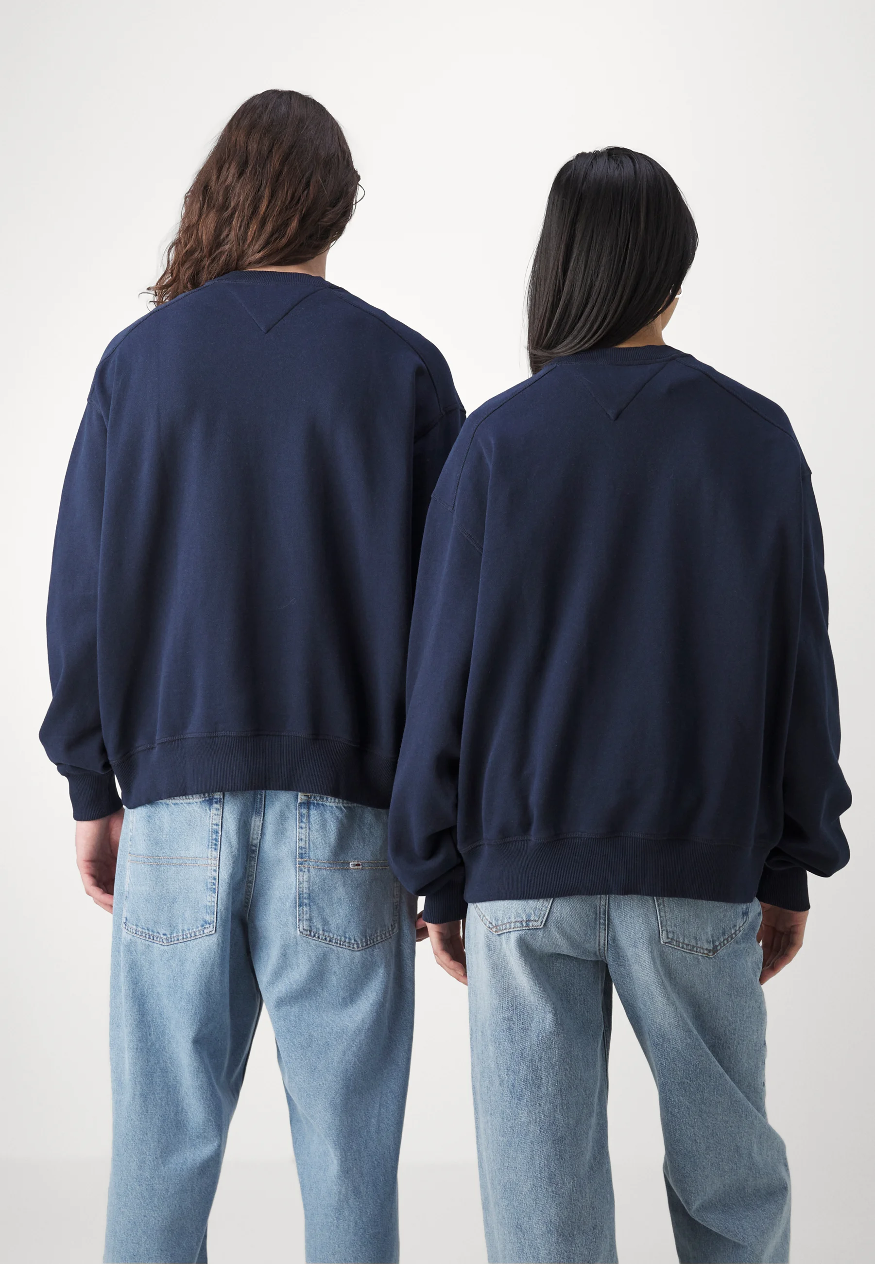 Sudadera Tommy Jeans BOXY VARSITY CREW UNISEX