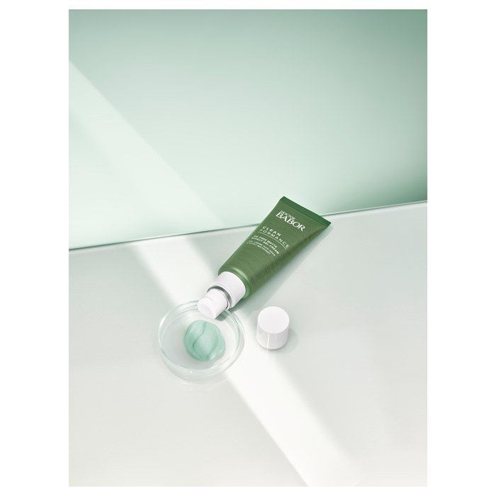 Oil-Free Matte Effect Gel-Cream