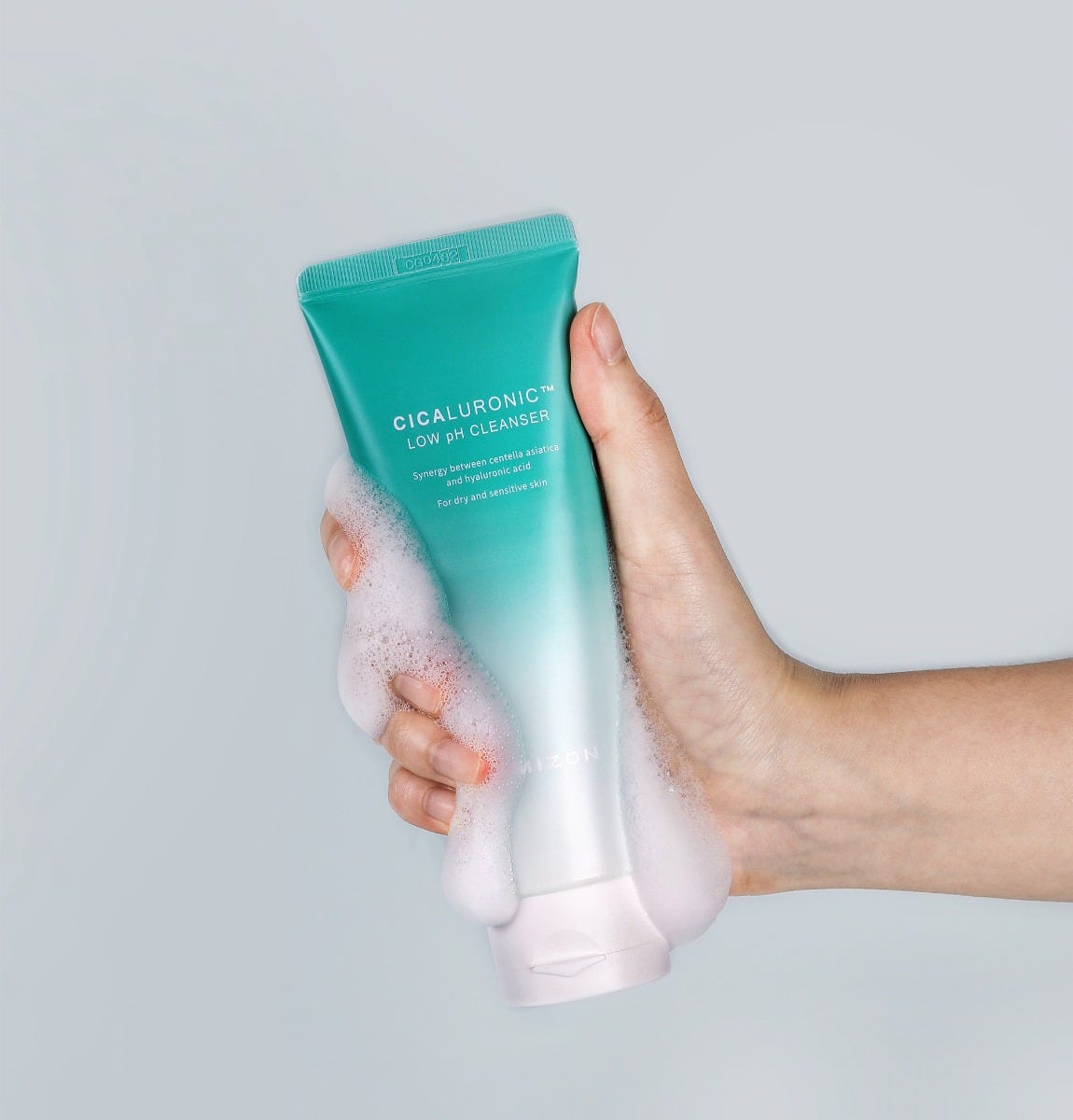 Mizon Cicaluronic Gel Low pH Cleansing Foam 120 ml