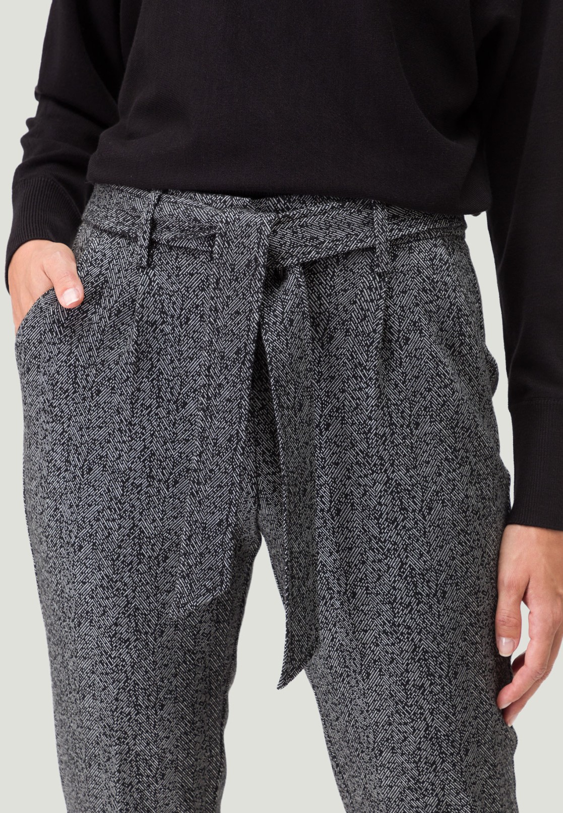 Stoffhose mit Fischgrätmuster