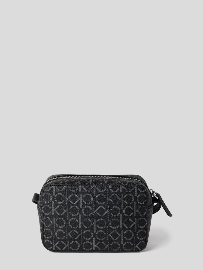 Camera Bag mit Logo-Muster in schwarz