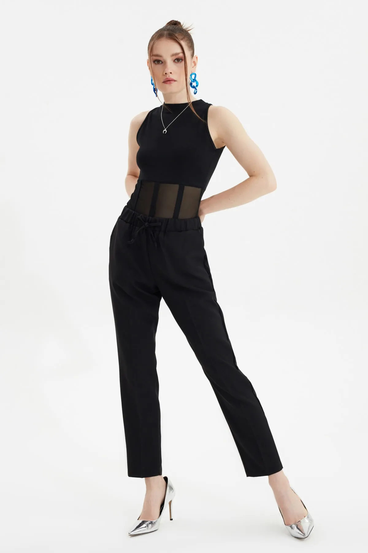Trendyol Collection  Schwarze, detaillierte Jogger-Webhose mit Krawatte TWOSS19ST0212