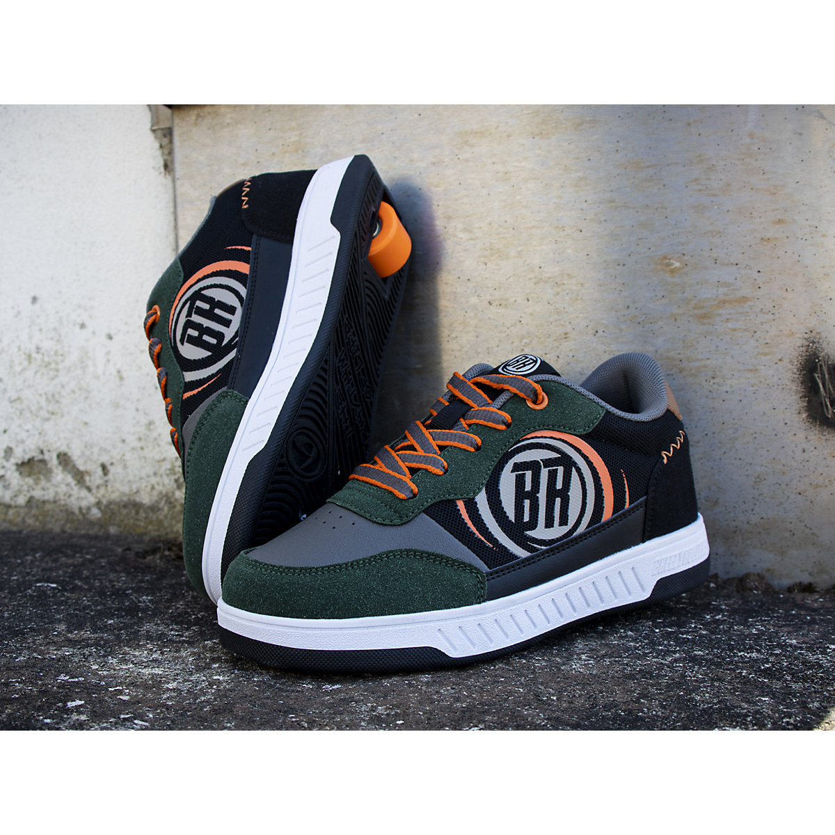 Schuhe mit Rollen 