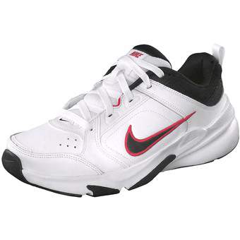 Nike Defy All Day Sneaker in weiß