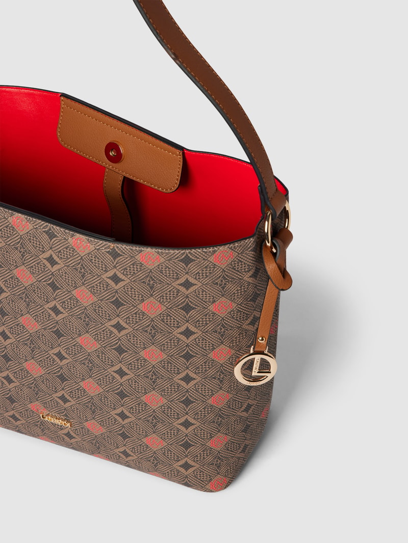 Shopper mit Label-Print Modell 'Kiana' in mittelbraun